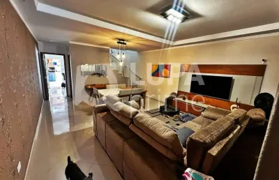 Casa com 3 quartos e 4 vagas de garagem à venda na vila sabrina