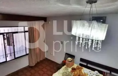 Casa com 4 quartos e 2 vagas de garagem à venda no parque edu chaves