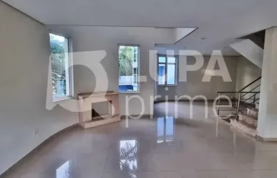 Casa com 3 quartos e 6 vagas de garagem à venda no tremebé