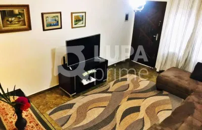 Casa com 2 quartos e 2 vagas de garagem à venda na parada inglesa