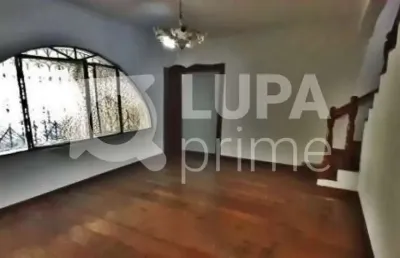 Casa com 4 quartos e 2 vagas de garagem à venda no jardim guança