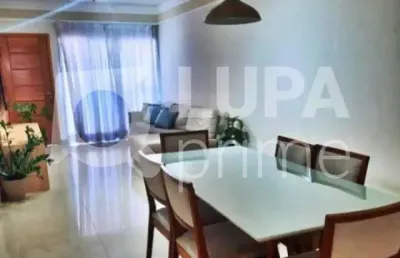 Casa com 3 quartos e 2 vagas de garagem à venda na vila constança