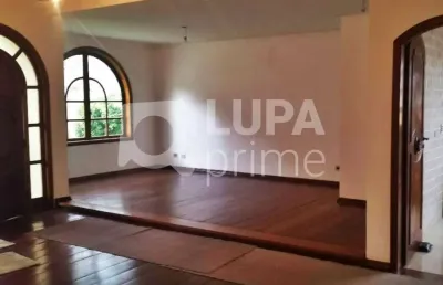 Casa com 4 quartos e 8 vagas de garagem à venda no tremembé