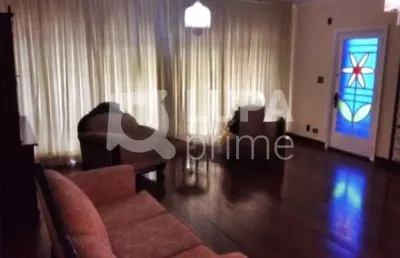 Casa com 4 quartos e 3 vagas de garagem à venda em santana