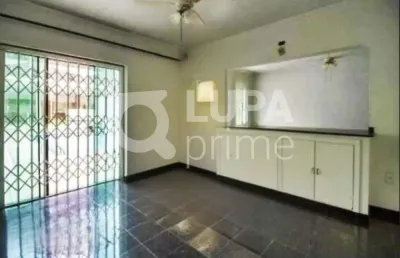 Casa com 3 quartos e 4 vagas de garagem à venda na vila maria