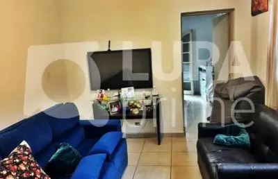 Casa com 2 quartos e 1 vaga de garagem para locação na parada inglesa