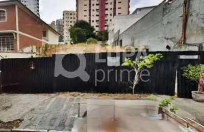 Terreno à venda na Rua Altinópolis, 152, Água Fria, São Paulo