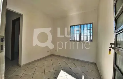 Casa com 2 quartos e 1 vaga de garagem para locação na vila maria