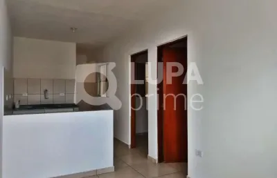 Casa térrea com 2 quartos e 1 vaga de garagem para locação na vila maria