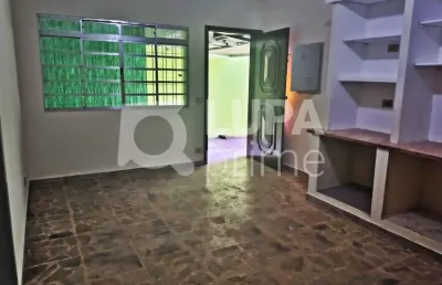 Casa com 7 quartos e 3 vagas de garagem para locação no jardim brasil