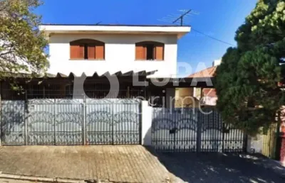 Casa com 3 quartos e 2 vagas de garagem para locação na vila maria