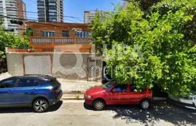 Casa com 4 quartos e 8 vagas de garagem para locação na água branca