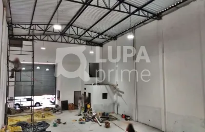 Galpão comercial com 400m² para locação na vila maria