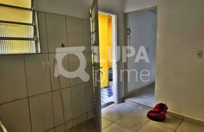 Casa com 2 quartos para alugar na Rua Sargento Agostinho Ferreira, 827, Vila Maria Alta, São Paulo