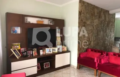 Sobrado com 3 quartos e 4 vagas de garagem a venda na vila isolina mazzei
