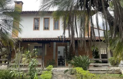 Sitio em lagoa santa com 2 piscinas, area gourmet 7 suites