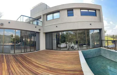 Casa moderna 4 quartos com piscina condomínio alphaville - vespasiano/mg