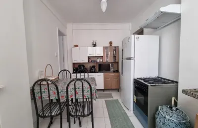 Sala living - completamente mobiliada - 1 quadra da praia em santos