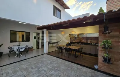 Casa 2 pavimentos no bairro liberdade, 3 quartos, 1 suíte com hidro e área gourm