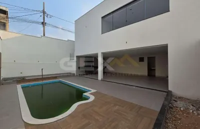 Casa no belvedere com 03 quartos sendo 01 suíte e espaço gourmet.