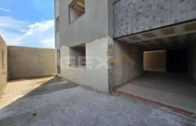 Apartamento de área privativa com 3 quartos, 2 vagas paralelas e 60m² de área de