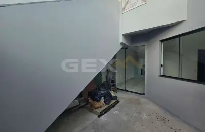 Sobrado térreo no bairro dona rosa, 2 quartos e cozinha americana.