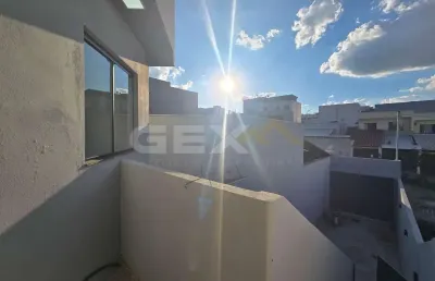Sobrado no bairro dona rosa, 2 quartos e cozinha americana.