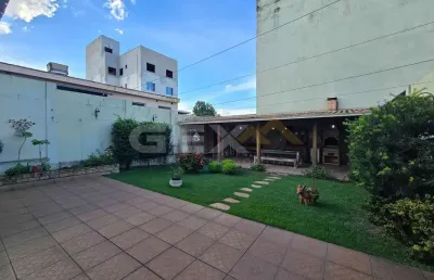 Casa com 3 quartos à venda na Rua José Bonifácio, 111, Porto Velho, Divinópolis