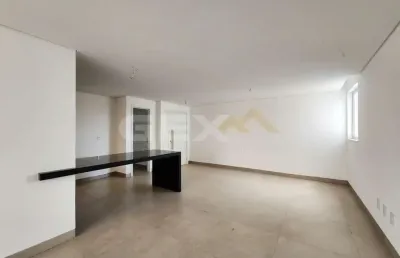 Apartamento à venda no centro, 3 quartos sendo 1 suíte e escritório.