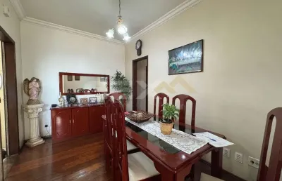 Apartamento à venda no centro, 3 quartos sendo 1 suíte e 2 vagas.