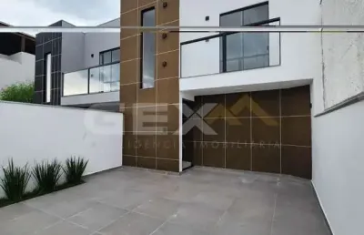 Casa à venda no bairro interlagos, 3 quartos sendo 1 suíte.
