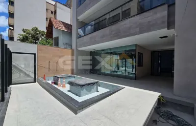 Apartamento à venda no centro, 3 quartos sendo 1 suíte e 2 vagas.