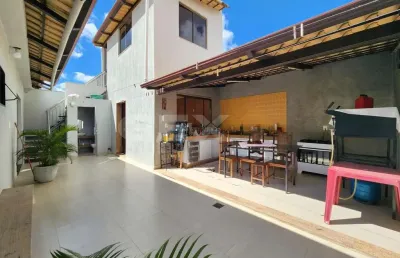 Casa à venda no bairro quintino, 3 quartos sendo 1 suíte, 6 vagas.
