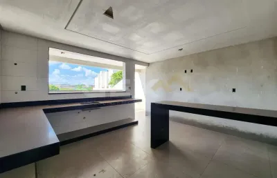 Casa à venda de 2 pavimentos no bairro são roque, 3 quartos, 1 suíte e 3 vagas.