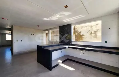 Casa à venda de 2 pavimentos no bairro são roque, 3 quartos, 1 suíte e 3 vagas.