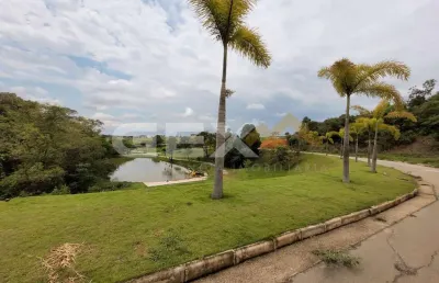 Vende-se lote em condomínio fechado vésper medindo 800m² (25m x 32m).
