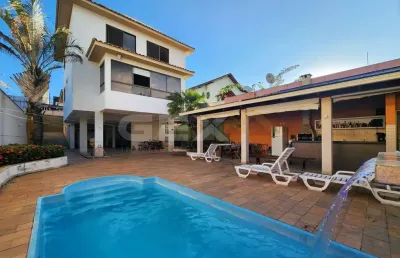 Casa à venda no bairro são josé de 3 pavimentos, 5 quartos, 1 suíte e 4 vagas.