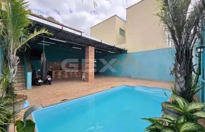 Casa à venda de 3 pavimentos no bairro halim souki, 4 quartos, 2 suítes e 6 vaga