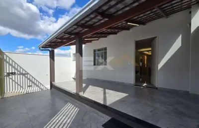 Casa à venda no bairro quintino, 3 quartos, 1 suíte e espaço gourmet.