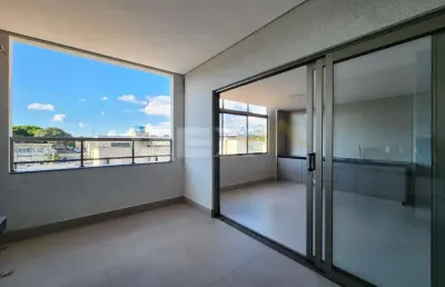 Cobertura duplex à venda no centro, 3 quartos, 1 suíte e 2 vagas.