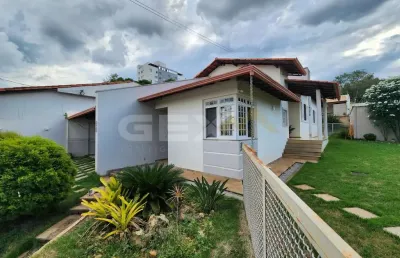 Casa à venda, 03 quartos, 01 suíte, escritório, espaço gourmet com spa, 04 vagas