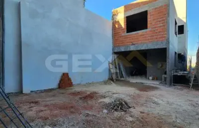 Casa à venda no são roque, 3 quartos, 1 suíte e 2 vagas.