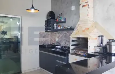 Casa com 3 quartos à venda na Rua Safari, 665, São Luís, Divinópolis