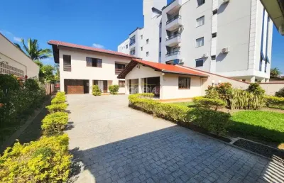 Casa com 4 quartos à venda no Iririú, Joinville 