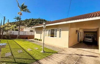 Casa com 3 quartos à venda no América, Joinville 