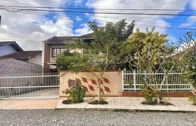 Casa com 3 quartos à venda na Vila Nova, Joinville 