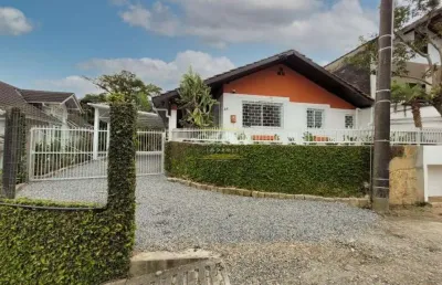 Casa com 2 quartos para alugar no Saguaçu, Joinville 