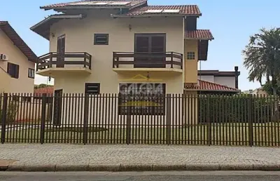 Casa com 4 quartos à venda no América, Joinville 