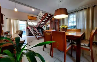Sobrado no floresta com 5 quartos para venda, 300 m²