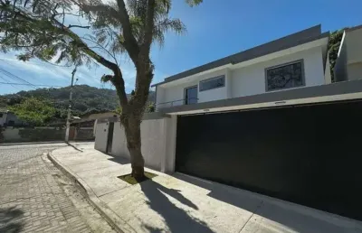 Casa com 4 quartos à venda na Rua Nove, Itaipu, Niterói